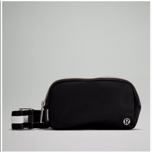 lululemon athletica Handbags - Lululemon- Everywhere Crossbody Bag -Black/white